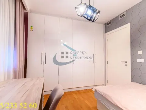 Prodaja, četvorosoban stan, 97m², Vračar Hram, Vračar Sve Podlokacije - image 12