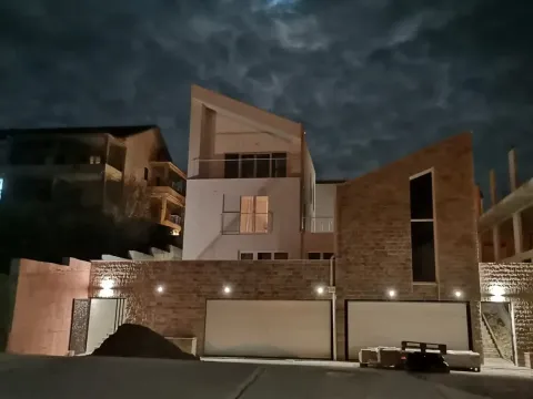 Prodaja, stan, 245m², Tivat, Crna Gora - image 1