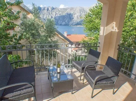 Sale, house, 157m², Prčanj, Kotor