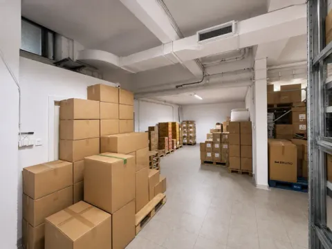Rent, office space, 200m², Kluz, Zvezdara Sve Podlokacije - image 13