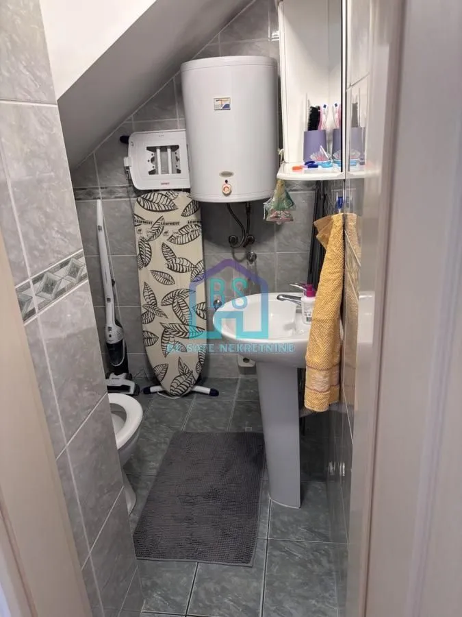 Prodaja, trosoban stan, 48m², Adamovićevo Naselje, Novi Sad Sve Podlokacije