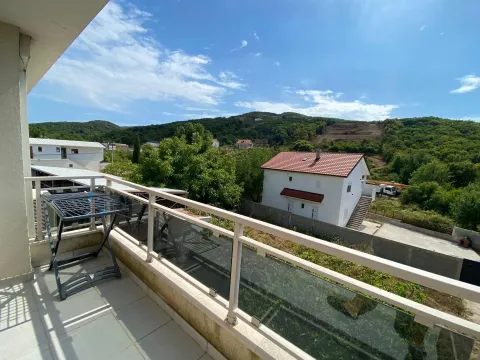 Izdavanje, dvosoban stan, 89m², Radanovići, Kotor - image 10