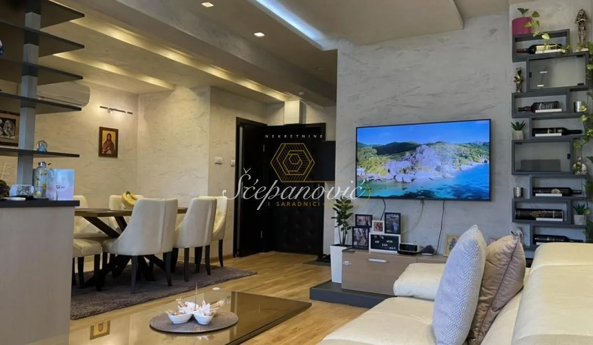 Prodaja, četvorosoban stan, 105m², Bulevar Evrope, Novi Sad Sve Podlokacije