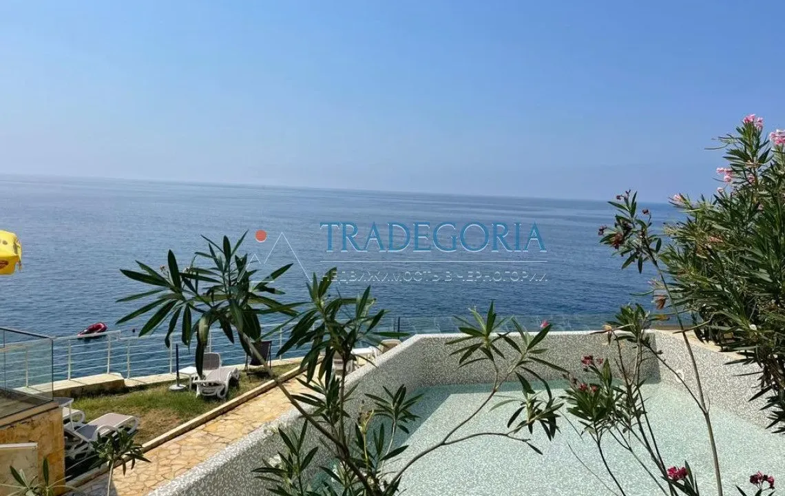 Prodaja, dvosoban stan, 120m², Dobra Voda, Budva