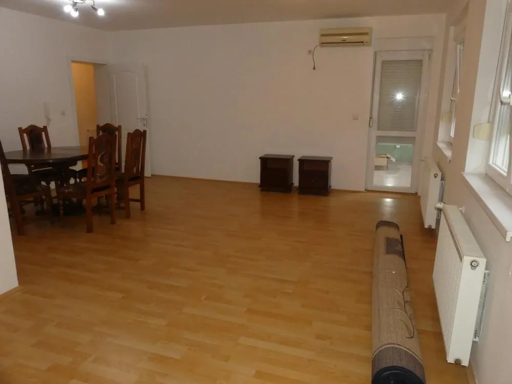 Prodaja, trosoban stan, 79m², Centar, Jagodina