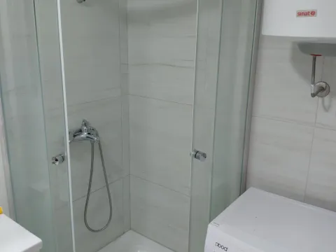Rent, one bedroom apartment, 47m², Centar, Bar - image 11