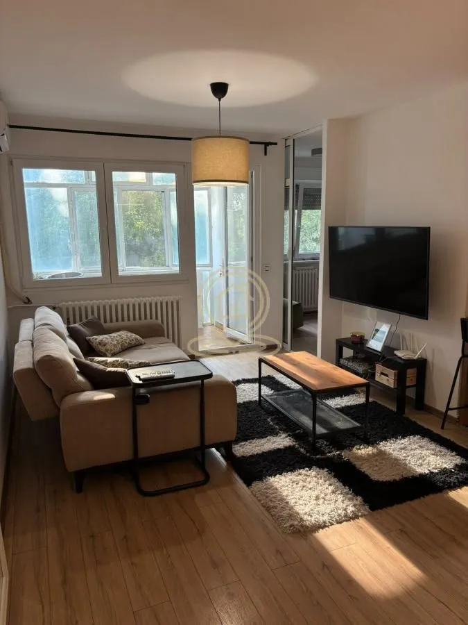 Izdavanje, trosoban stan, 60m², Mirijevo Sve Podlokacije, Beograd