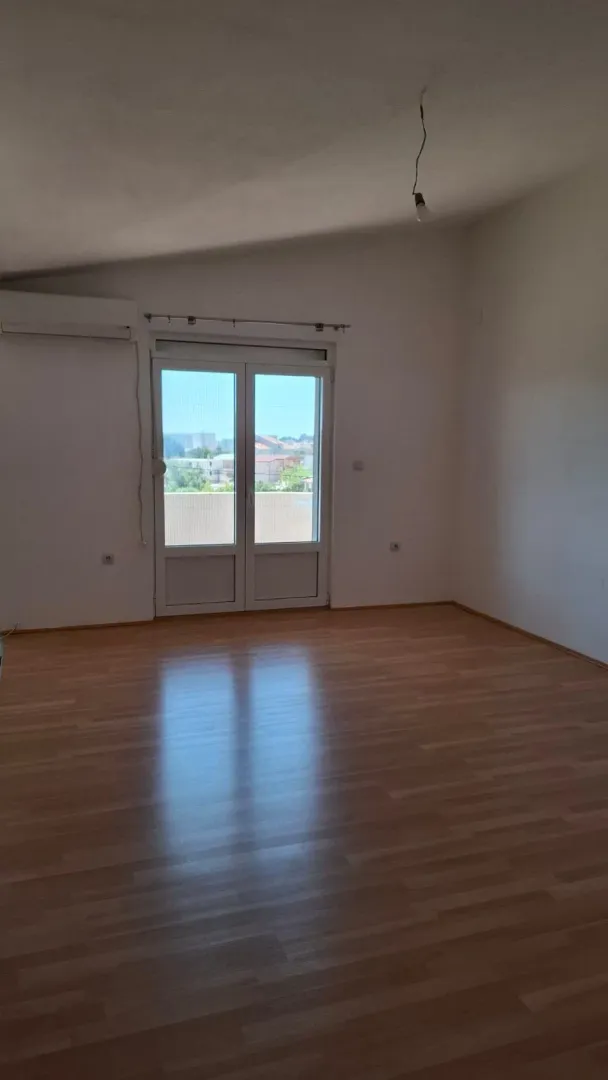 Rent, two bedroom apartment, 70m², Bjeliši, Bar
