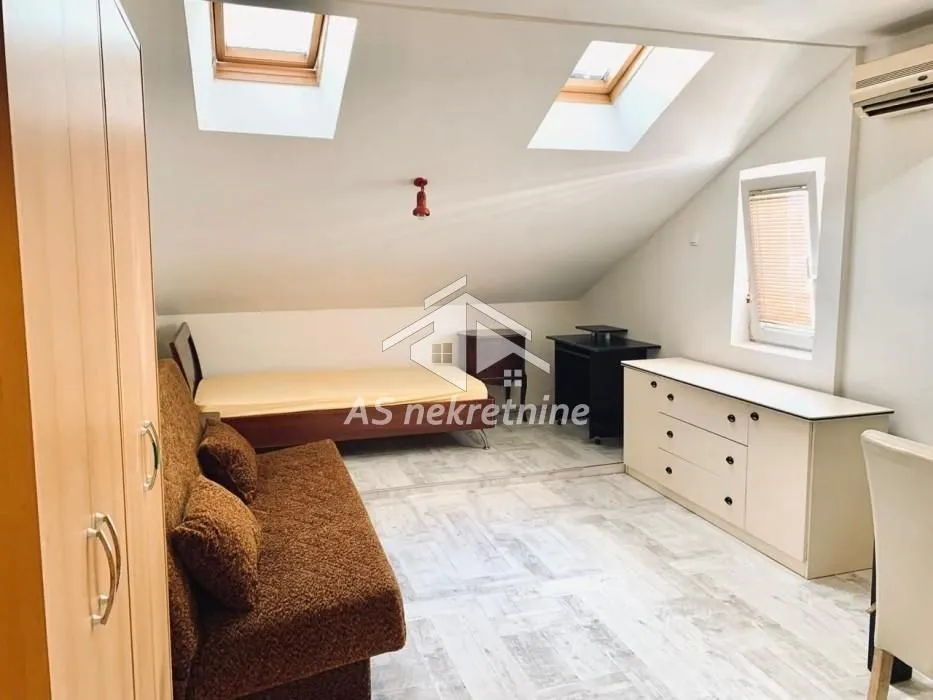 Rent, apartment, 28m², Denkova Basta, Zvezdara Sve Podlokacije