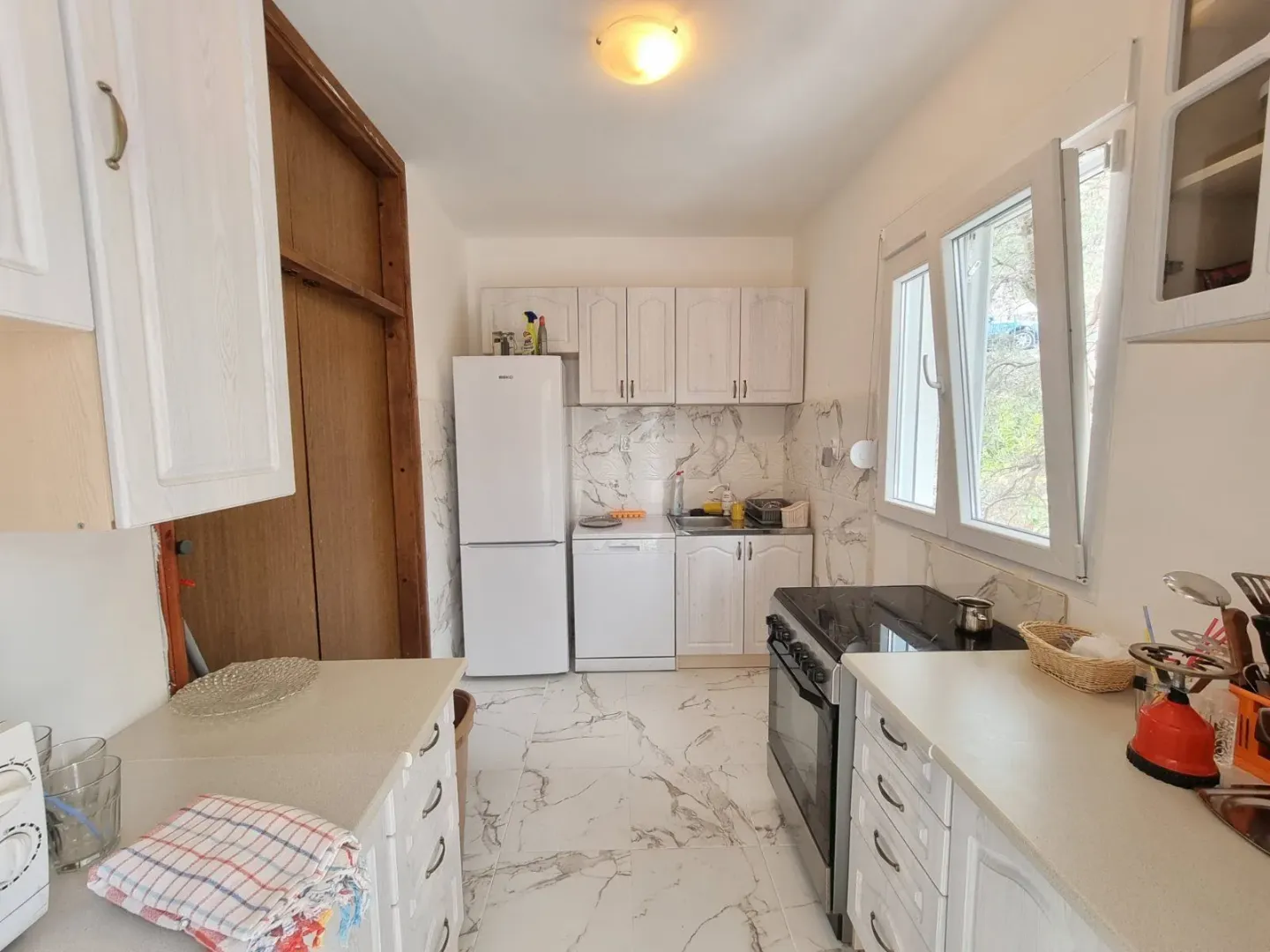 Rent, two bedroom apartment, 120m², Sveti Stefan, Budva