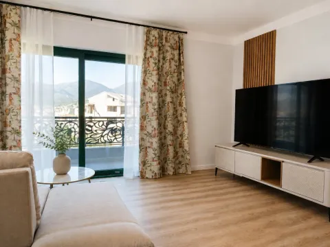Rent, two bedroom apartment, 93m², Donja Lastva, Tivat - image 4