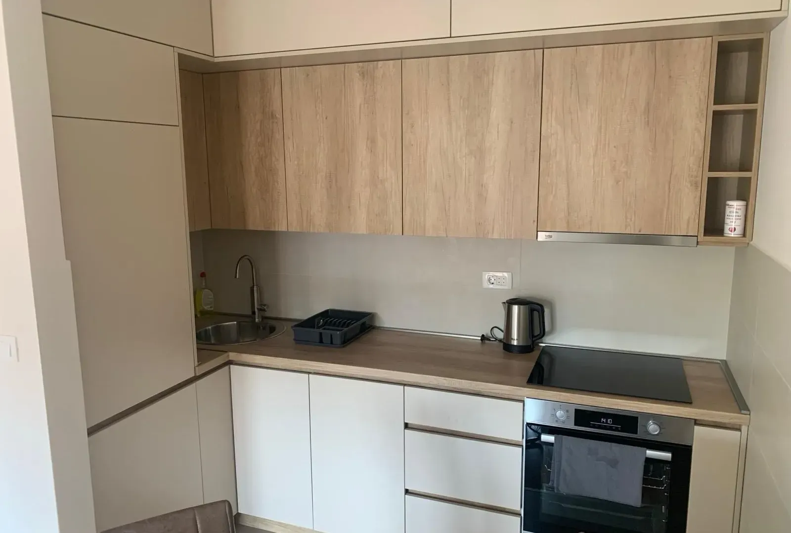 Izdavanje, jednosoban stan, 45m², Pobrežje, Podgorica