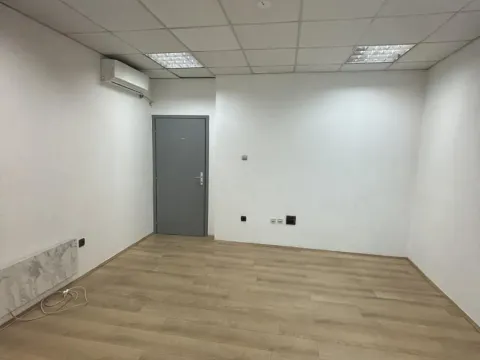 Izdavanje, poslovni prostor, 180m², Medijana, Niš - image 4