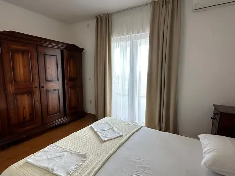 Rent, three bedroom apartment, 120m², Prijevor, Budva - image 16