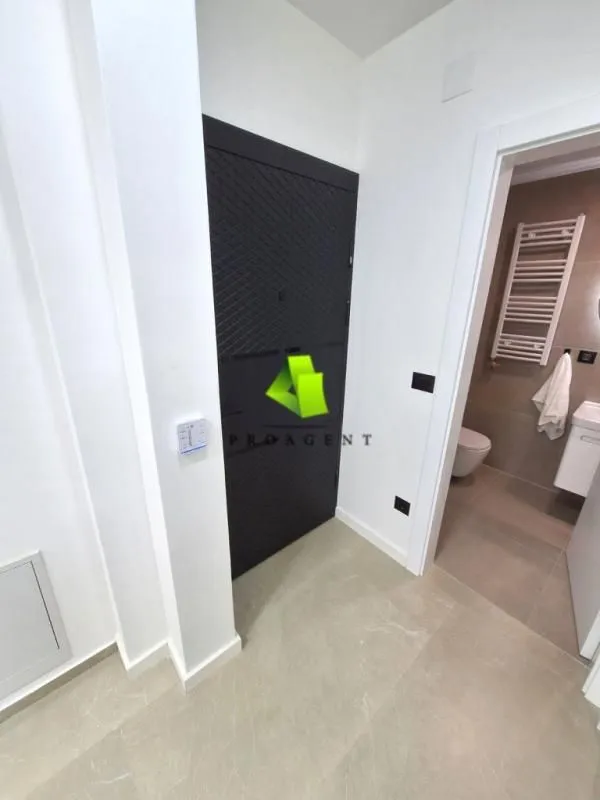 Rent, office space, 50m², Medijana, Niš