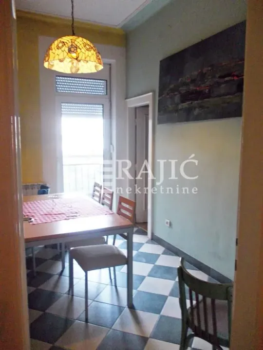 Izdavanje, četvorosoban stan, 110m², Stari Grad, Beograd