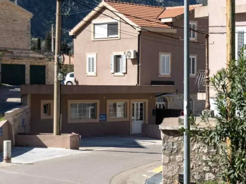 Prodaja, kuća, 160m², Škaljari, Kotor - image 33