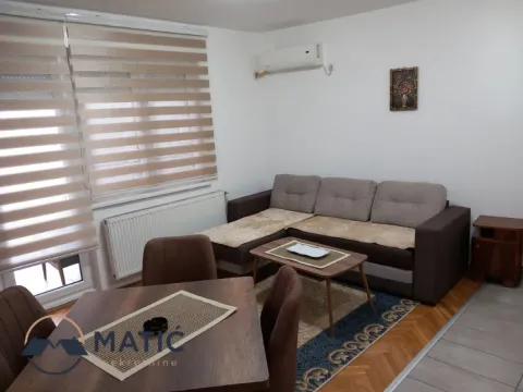 Izdavanje, jednosoban stan, 43m², Grbavica, Novi Sad Sve Podlokacije