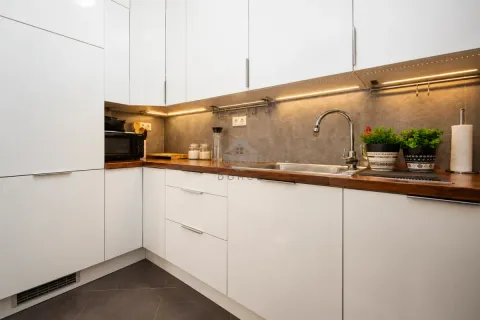 Rent, two bedroom apartment, 75m², Gorica C, Podgorica - image 25