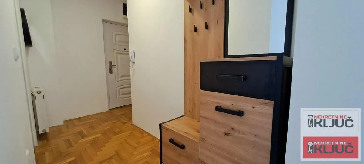 Prodaja, dvosoban stan, 56m², Centar, Novi Sad
