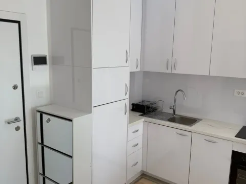 Rent, one bedroom apartment, 40m², Bečići, Budva - image 19