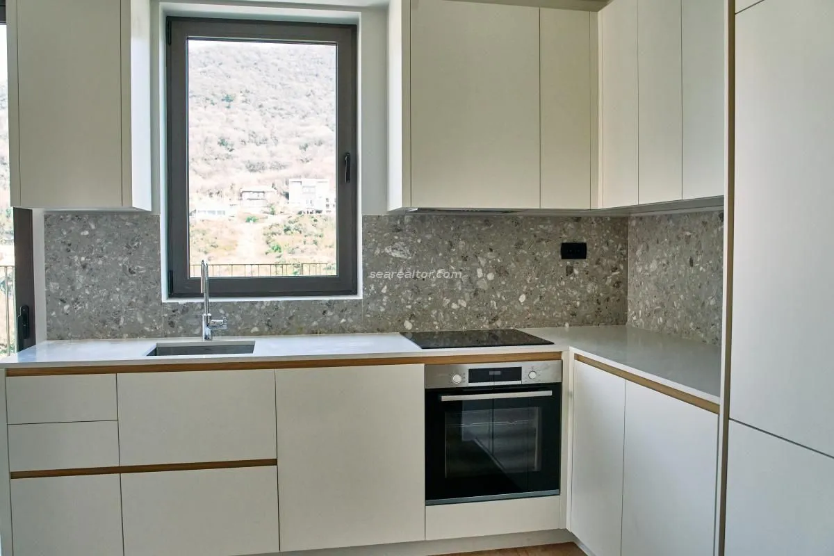 Sale, two bedroom apartment, 102m², Tivat, Crna Gora