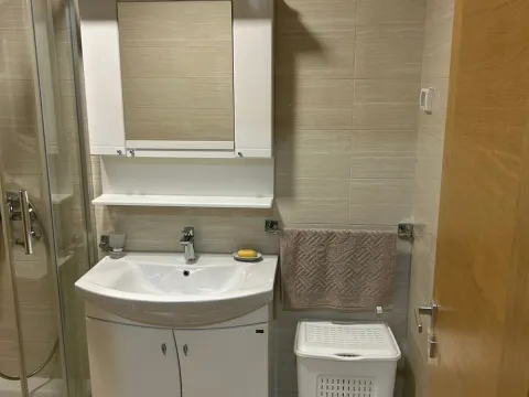 Izdavanje, dvosoban stan, 64m², City Kvart, Podgorica - image 11