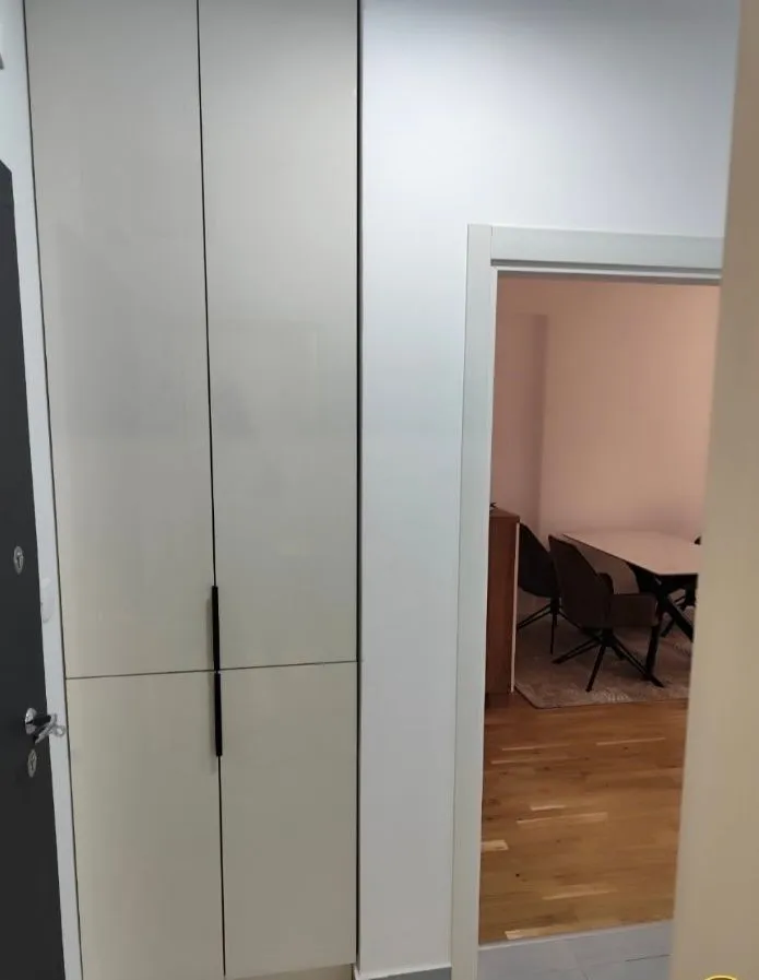 Izdavanje, dvosoban stan, 64m², Stari Aerodrom, Podgorica