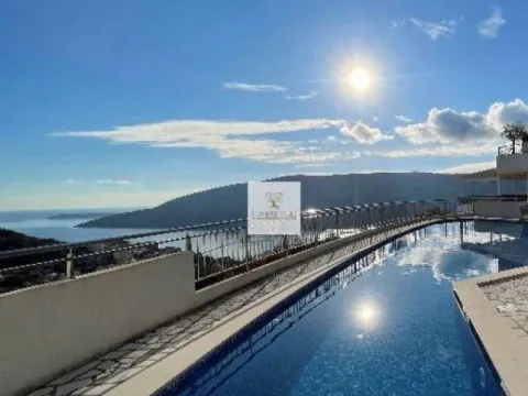 Prodaja, dvosoban stan, 164m², Herceg Novi, Crna Gora