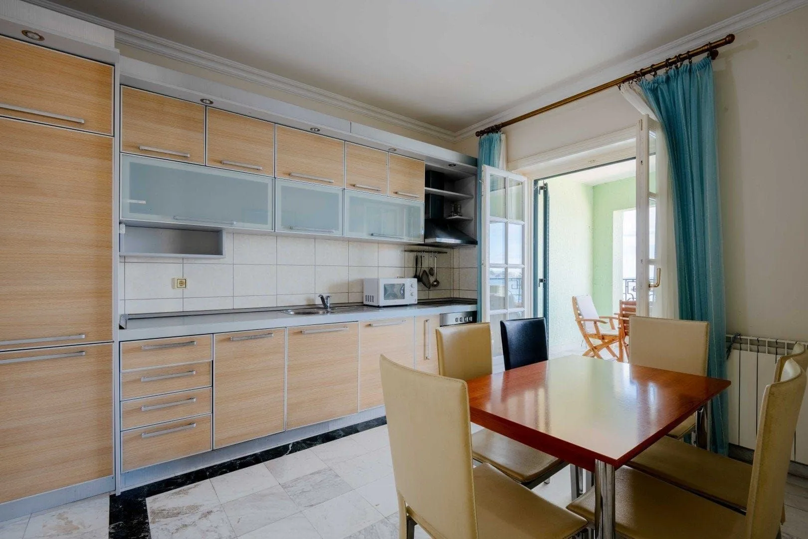 Sale, three bedroom apartment, 87m², Sveti Stefan, Budva