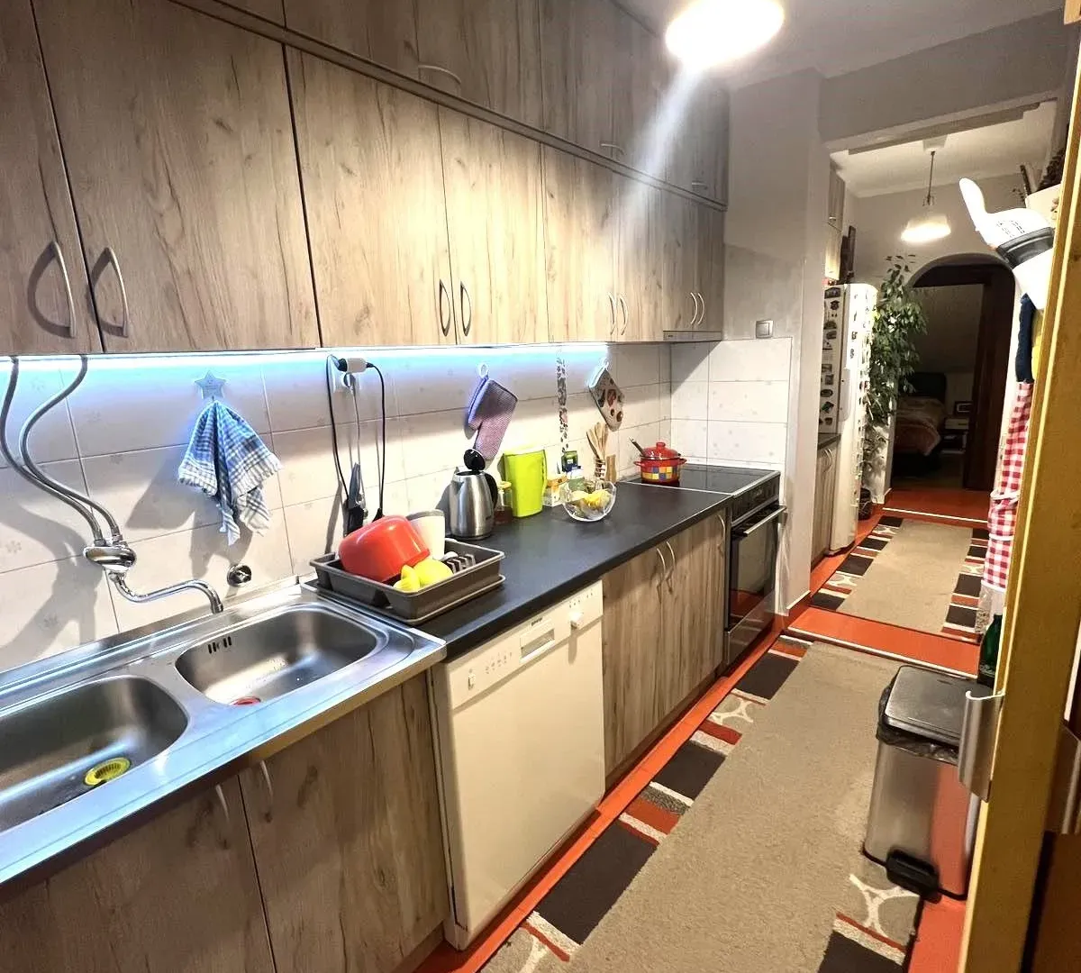 Izdavanje, dvosoban stan, 60m², Blok 6, Podgorica