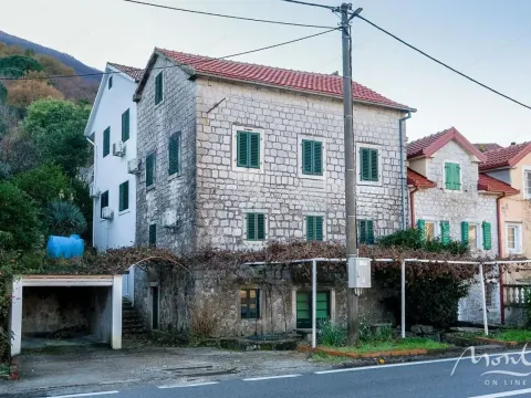 House for Sale, 333m2, Kostanjica, Kotor House for Sale, 333m2, Kostanjica, Kotor