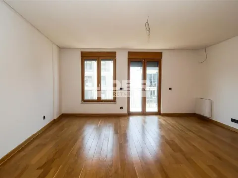 Izdavanje, četvorosoban stan, 261m², Vračar Hram, Vračar Sve Podlokacije - image 16