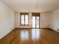 Izdavanje, četvorosoban stan, 261m², Vračar Hram, Vračar Sve Podlokacije - image 16