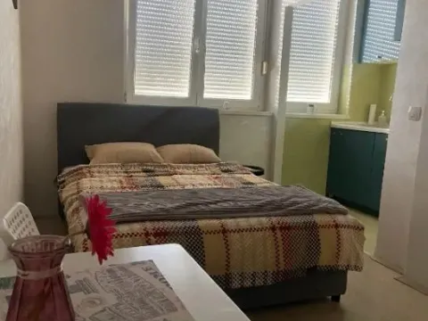 Daily-rent, studio apartment, 20m², Centar, Nikšić
