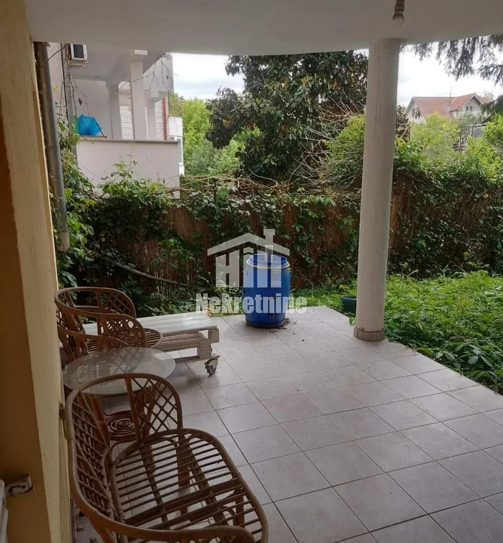 Rent, house, 180m², Čukarica, Beograd