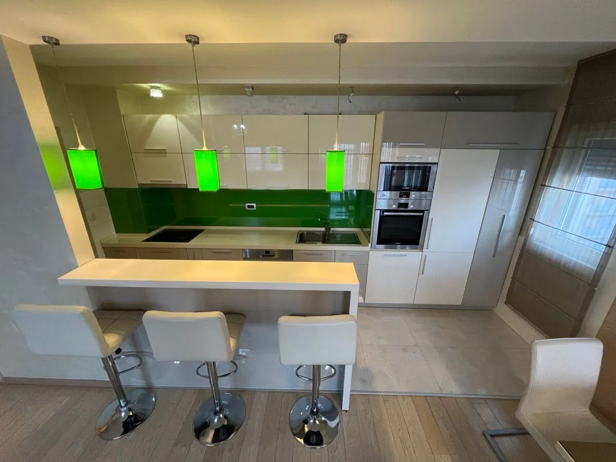 Izdavanje, trosoban stan, 107m², City Kvart, Podgorica