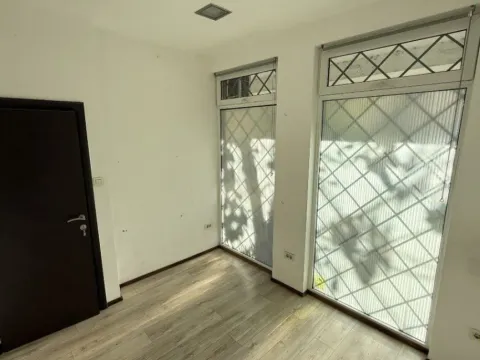 Izdavanje, poslovni prostor, 31m², Blok 9, Podgorica - image 4