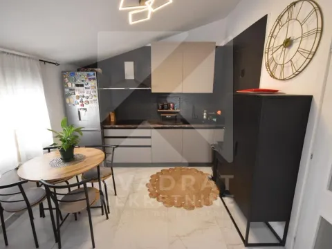 Sale, house, 180m², Nova Dalmatinska, Podgorica - image 28