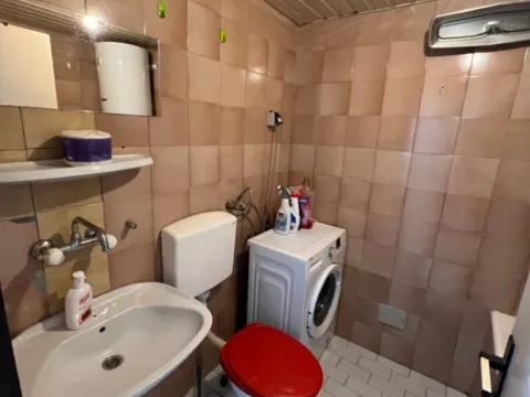 Izdavanje, garsonjera, 25m², Centar, Bar - image 6