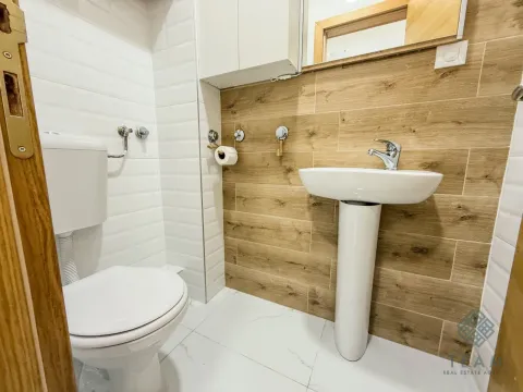 Prodaja, trosoban stan, 89m², Pejton, Podgorica - image 18