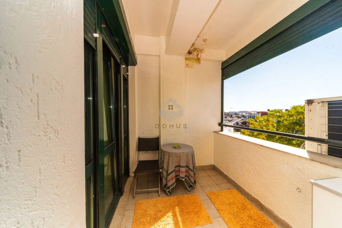 Izdavanje, dvosoban stan, 76m², Centar, Podgorica