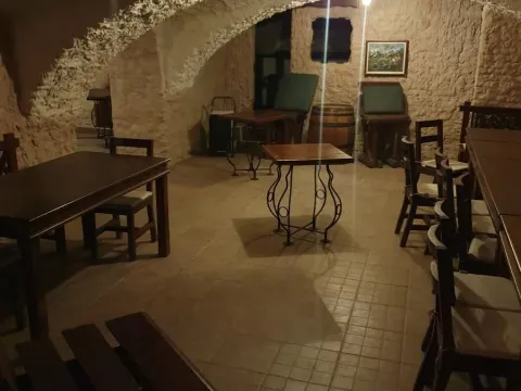 Rent, office space, 200m², Irig, Srbija