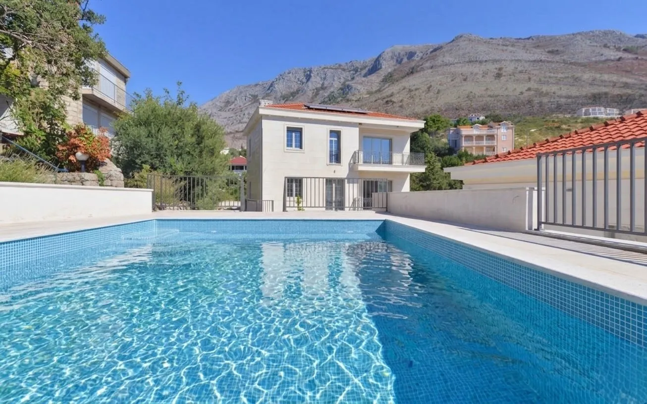 Prodaja, kuća, 270m², Reževići, Budva