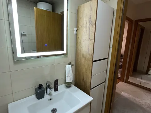 Rent, one bedroom apartment, 44m², Blok 9, Podgorica - image 11