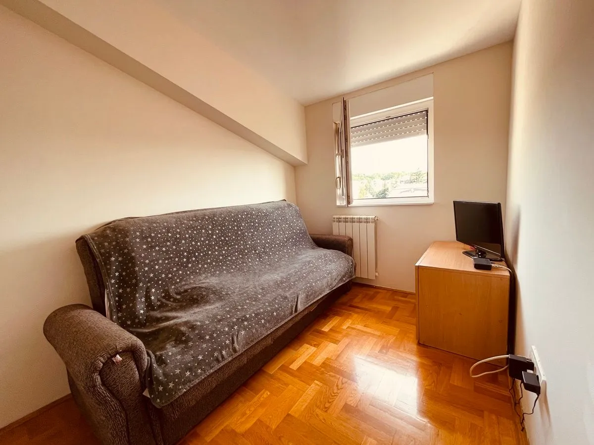 Prodaja, trosoban stan, 58m², Uciteljsko Naselje, Zvezdara Sve Podlokacije