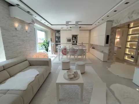 Prodaja, stan, 104m², Kertvaroš, Subotica - image 3