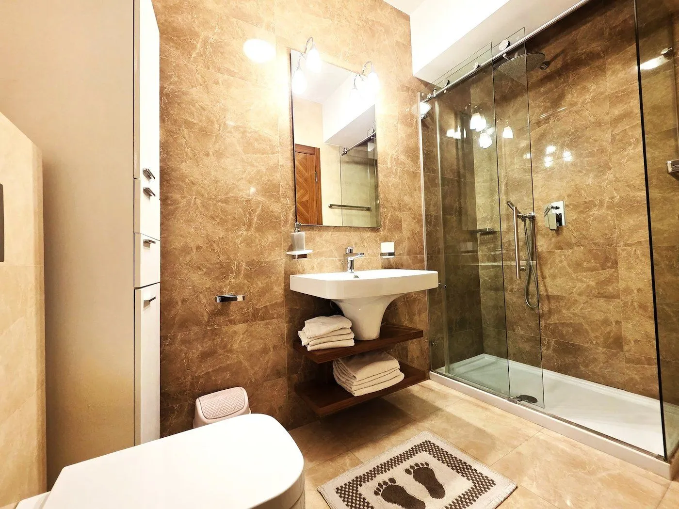 Rent, apartment, 76m², Centar, Podgorica