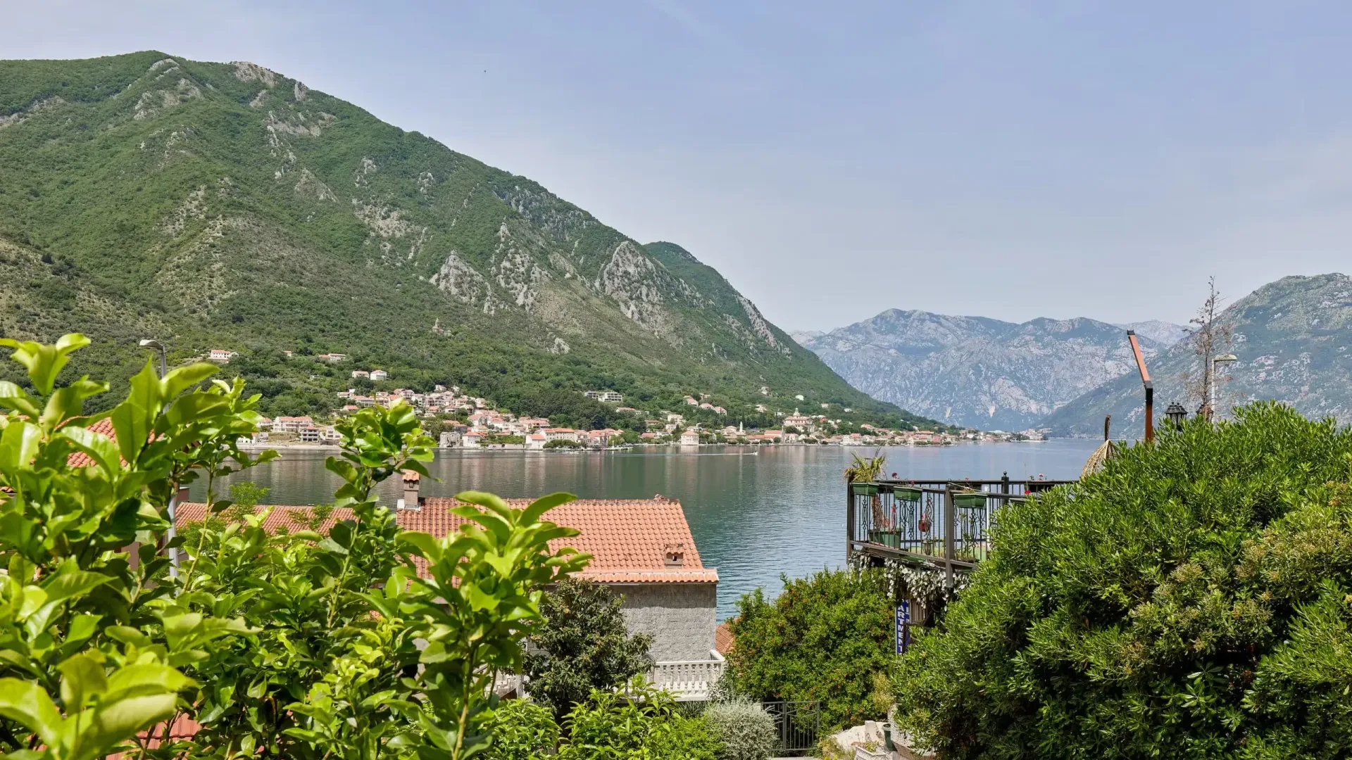 Izdavanje, kuća, 120m², Kotor, Crna Gora