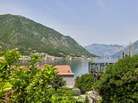Izdavanje, kuća, 120m², Kotor, Crna Gora